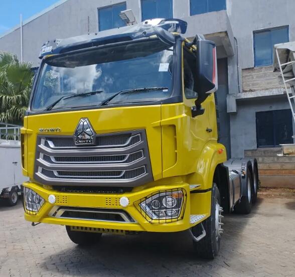 HOWO NX series 430HP Port Tractor