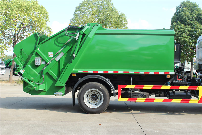 Howo garbage compactor truck
