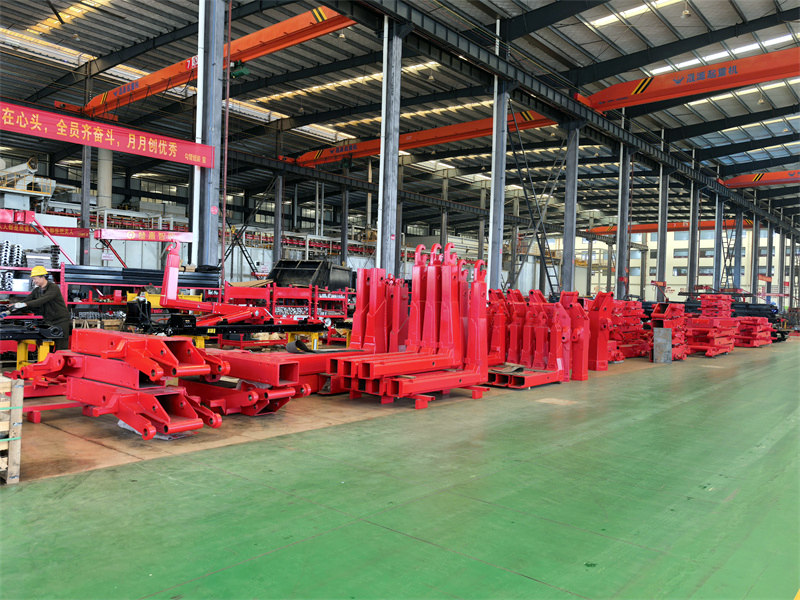 Hook lift truck factory