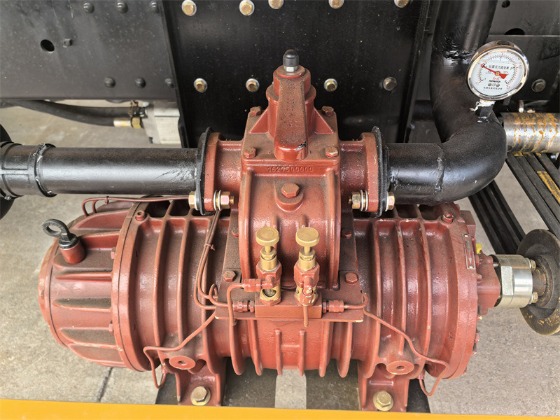 Vacuum pump