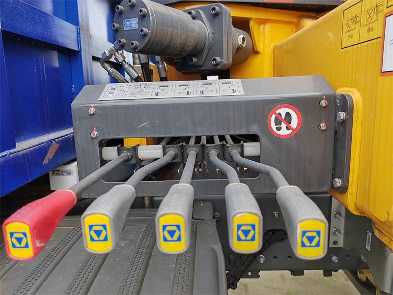 manual hydraulic control