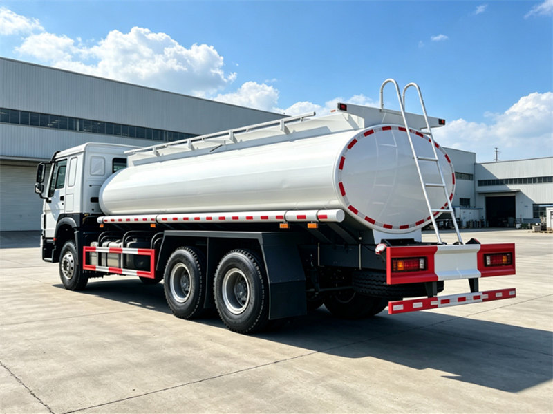 HOWO heavy 15000L fuel tank truck